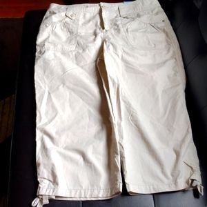IZOD CLASSIC STONE CAPRIS..SIZE 10